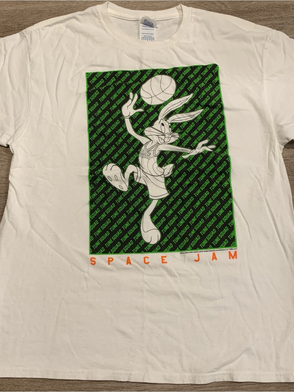 Looney Tunes Space Jam: A New Legacy Basketball Graphic T-Shirt Size L